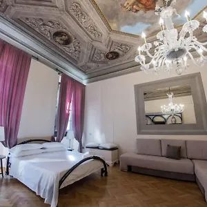 N4u 3*, Florence Italië